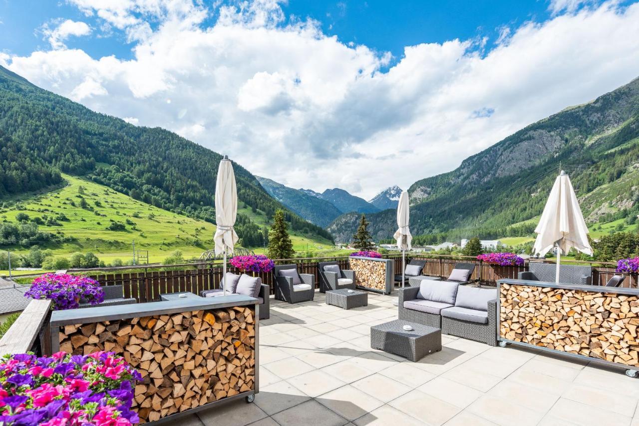 Hotel Crusch Alba Zernez Exterior foto
